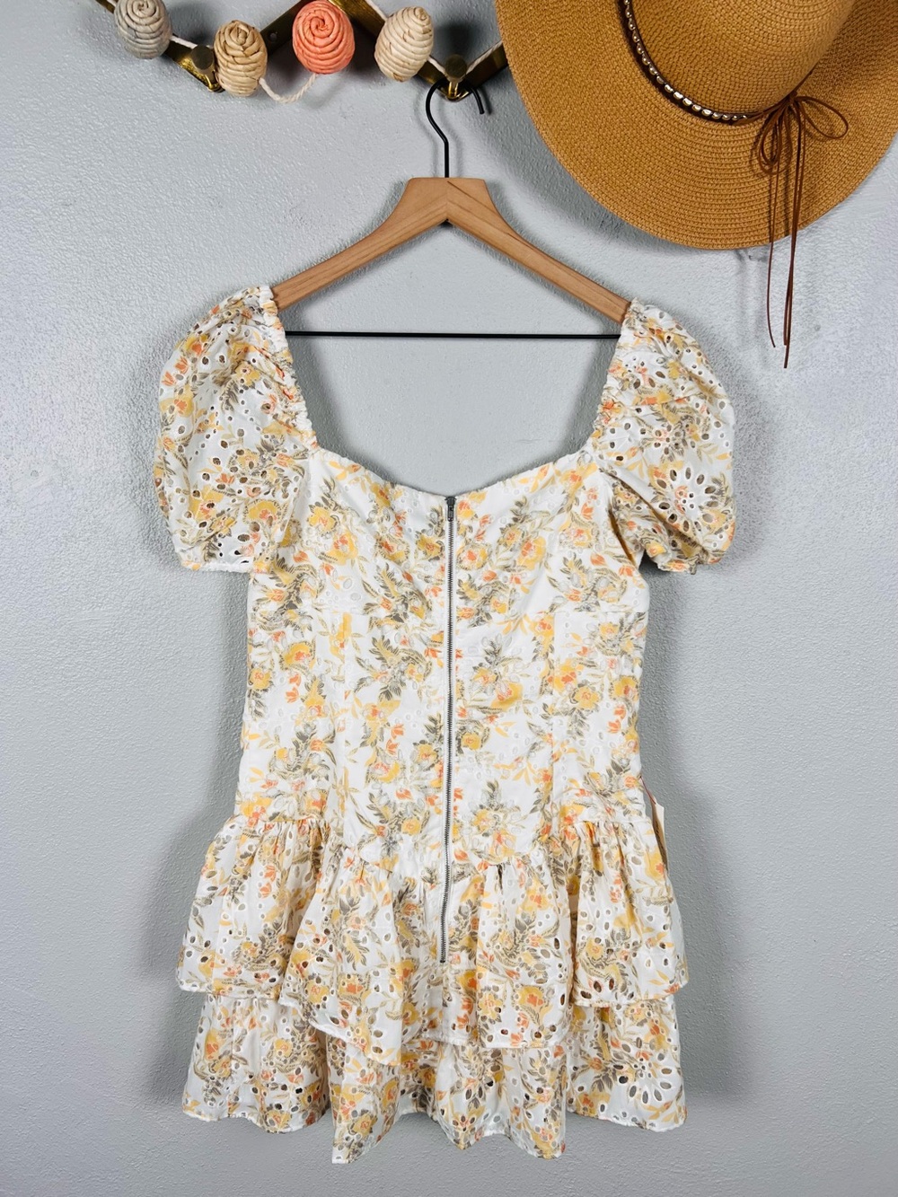 NWT Bardot Broderie Anglaise Eyelet Lace Ruffle Minidress In Tropical Size 8 - Picture 4 of 8